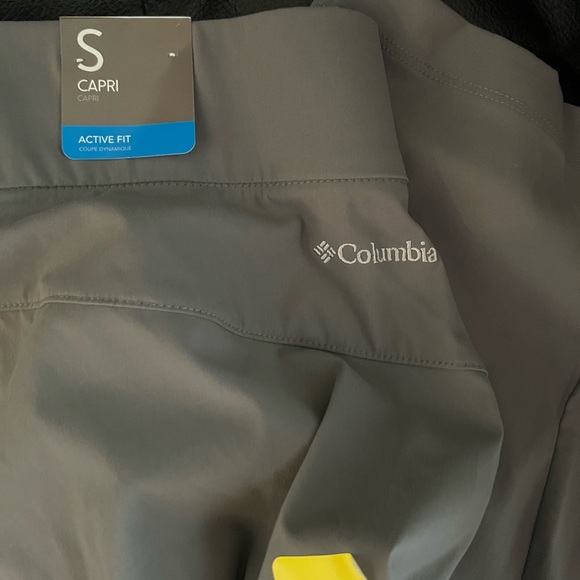 NWT: COLUMBIA Active Fit Stretchy Woman Capri Pants. S/P. Evergreen Fog Gray. - Picture 14 of 15